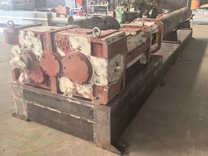 ఉత్పత్తిలో ప్లాస్టిక్ ఫిల్మ్ వ్యర్థాలను రీసైక్లింగ్ చేయడానికి అధిక సామర్థ్యం గల సమాంతర ట్విన్-స్క్రూ ఎక్స్‌ట్రూడర్