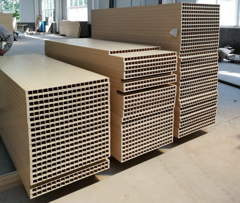 WPC తలుపుల తయారీకి ఏ ప్లాస్టిక్ పదార్థాలు అనుకూలంగా ఉంటాయి?