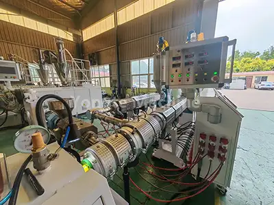 Color marking line extruder