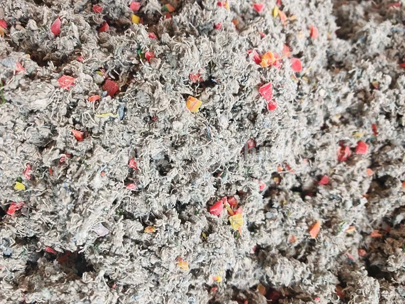 వేస్ట్ బట్టలు మరియు ప్లాస్టిక్ మిశ్రమ యంత్రాన్ని రీసైక్లింగ్ చేయడం